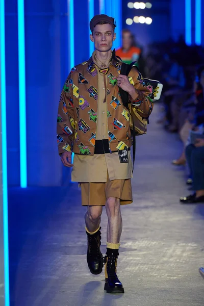 Look 13